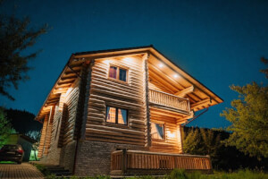 Cabana Livada, eleganță și confort în mijlocul naturii